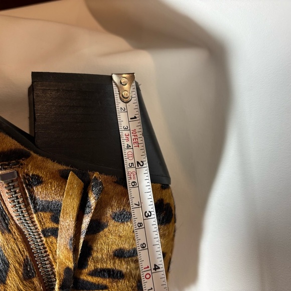 SAM EDELMAN Sz 6 Ponyhair Leather Leopard Print Ankle Boots Stacked Heel Booties - Picture 5 of 10